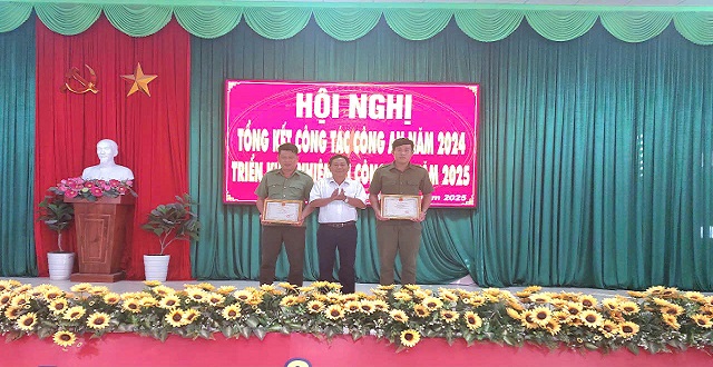 Công an xã Tân An tổ chức hội nghị tổng kết công tác Công an năm 2024, triển khai chương trình công tác Công an năm 2025.